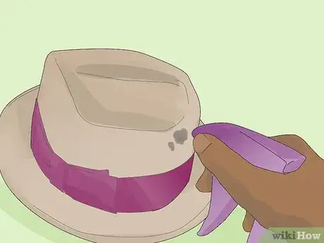 Immagine titolata Get Sweat Stains Out of Hats Step 13