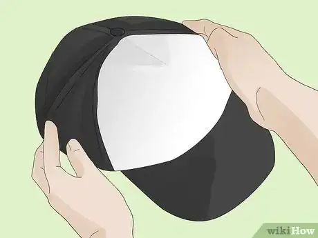 Immagine titolata Get Sweat Stains Out of Hats Step 11