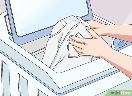 Immagine titolata Clean White Jeans Step 2