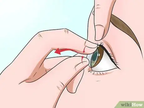 Immagine titolata Remove Contact Lenses Step 7