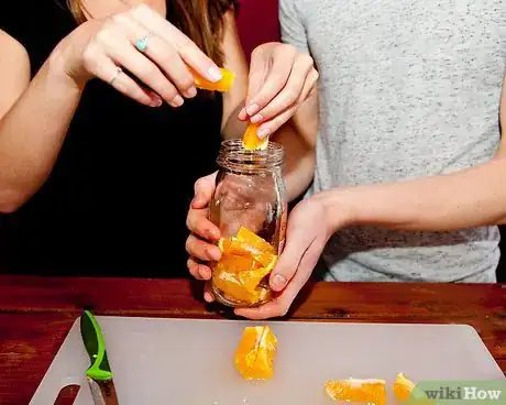 Immagine titolata Make Vodka Infused Oranges Step 5