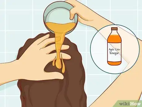 Immagine titolata Get Chlorine Out of Your Hair Step 5