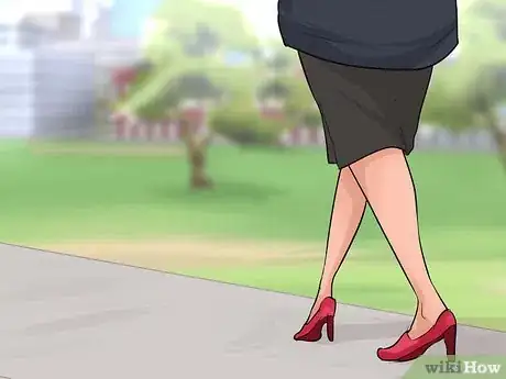 Immagine titolata Train Your 'V Shaped' Walking Style to a Straight Style Step 4