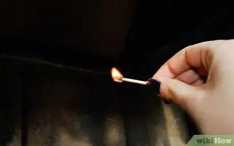 Immagine titolata Light a Fire in a Fireplace Step 3