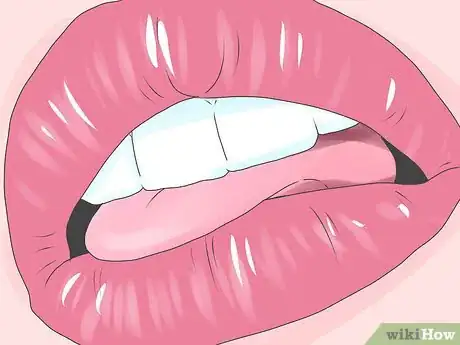 Immagine titolata Bite Your Lip Seductively Step 11