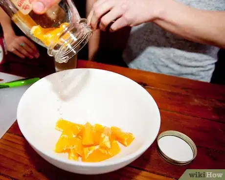 Immagine titolata Make Vodka Infused Oranges Step 9