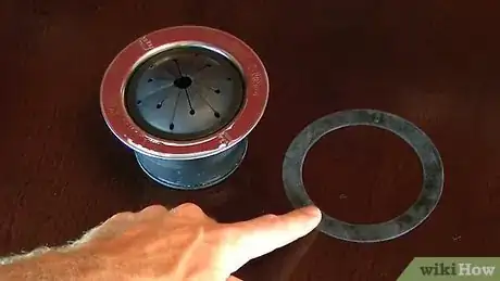 Immagine titolata Remove a Garbage Disposal Step 18