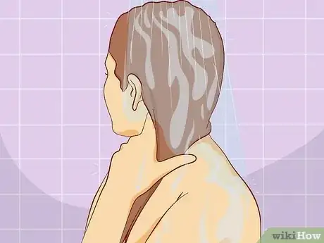 Immagine titolata Get Chlorine Out of Your Hair Step 9