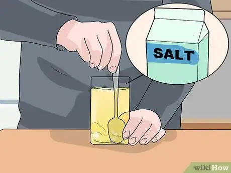 Immagine titolata Stop a Mouth Ulcer from Hurting Step 3