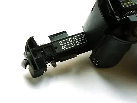 Immagine titolata 2 remove_battery_tray_135.JPG