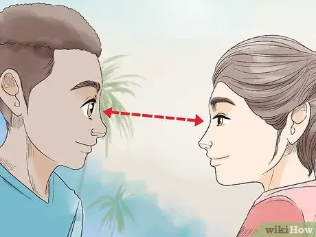 Immagine titolata Flirt with a Guy Step 1