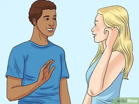 Immagine titolata Tell if a Girl in Your Class Likes You (High School) Step 4