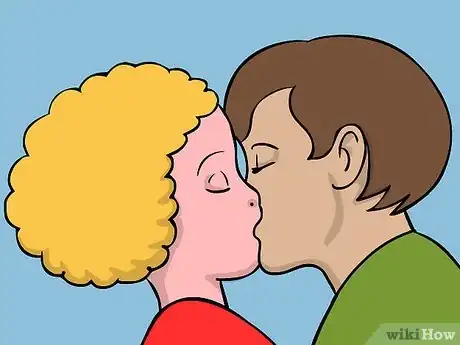 Immagine titolata Draw People Kissing Step 13