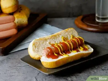 Immagine titolata Boil a Hot Dog in a Microwave Step 9