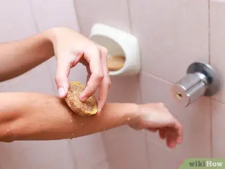 Immagine titolata Do a Full Body Scrub Step 18