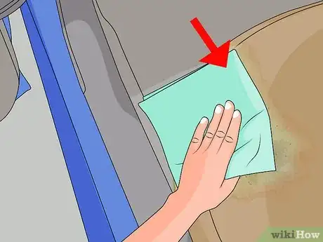 Immagine titolata Remove Vomit From a Car Interior Step 2