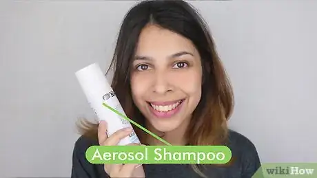 Immagine titolata Use Dry Shampoo Step 10