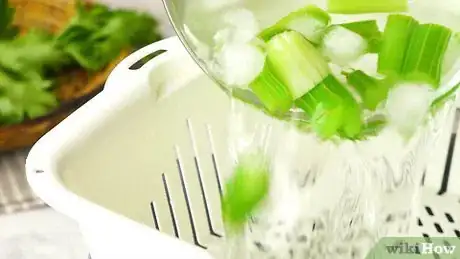 Immagine titolata Freeze Celery Step 7