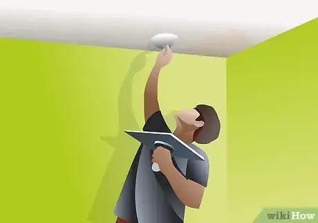 Immagine titolata Cover the stain with primer Step 04