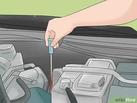 Immagine titolata Diagnose Car Smells Step 7