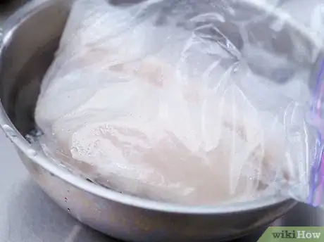 Immagine titolata Thaw Frozen Fish Step 6