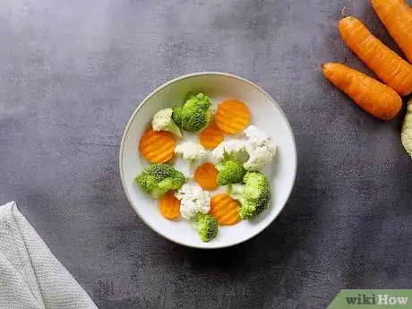 Immagine titolata Steam Vegetables in the Microwave Step 4