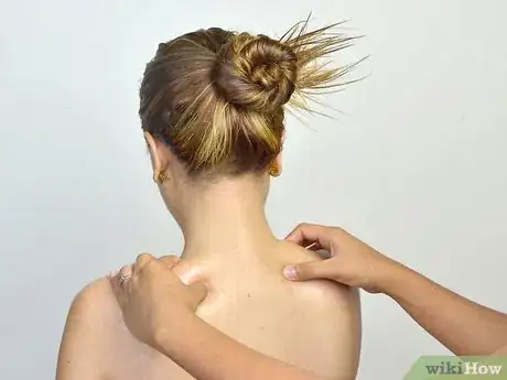 Immagine titolata Use Coconut Oil on Your Hair and Skin Step 21