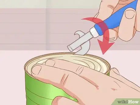 Immagine titolata Use a Can Opener Step 11