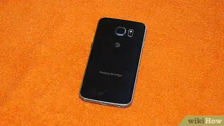 Immagine titolata Take the Back Off a Samsung Galaxy Step 4