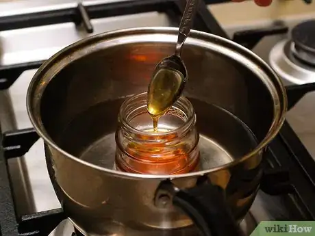 Immagine titolata Melt Honey Step 5Bullet1