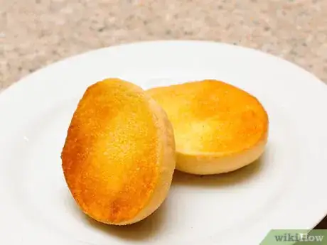 Immagine titolata Toast Buns Step 4