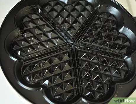 Immagine titolata Make Waffles with Pancake Mix Step 1