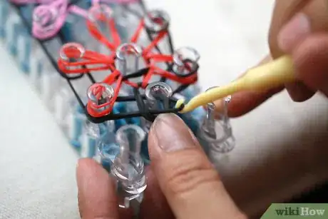Immagine titolata Make a Rainbow Loom Bracelet Step 19