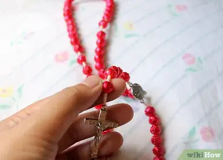 Immagine titolata Say the Rosary Step 2