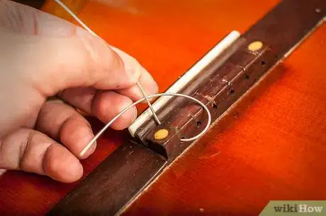 Immagine titolata Change Classical Guitar Strings Step 3Bullet2