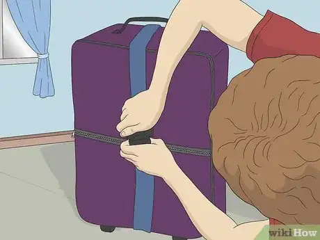 Immagine titolata Use a Luggage Strap Step 2