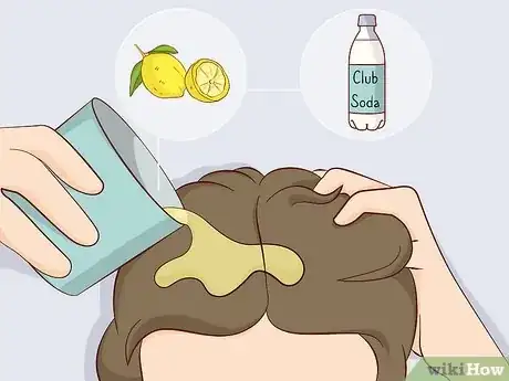 Immagine titolata Get Chlorine Out of Your Hair Step 7