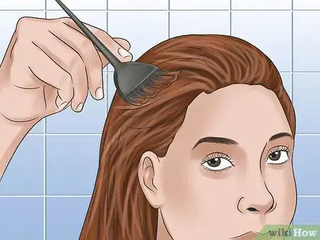 Immagine titolata Dye Your Hair Brown After It Has Been Dyed Black Step 6