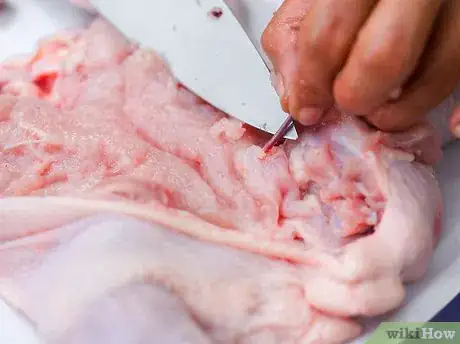 Immagine titolata Debone Poultry (Turkey or Chicken) Step 15