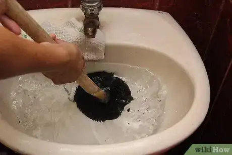 Immagine titolata Use a Plunger Step 14