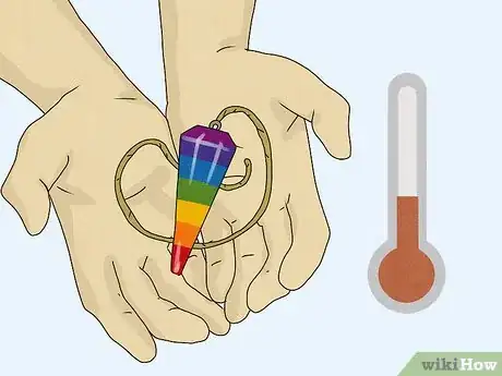 Immagine titolata Clear Your Chakras with a Pendulum Step 1
