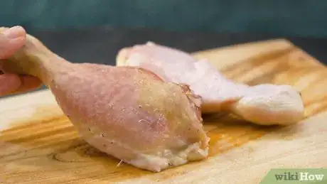 Immagine titolata Tell if Chicken Is Bad Step 2