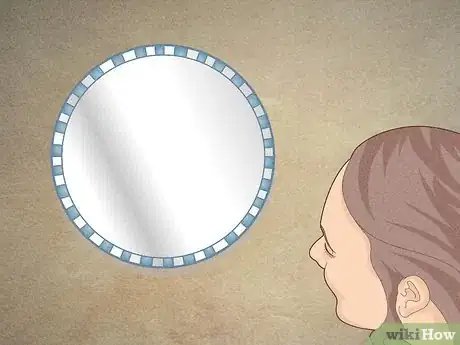 Immagine titolata Decorate Around a Round Mirror Step 10