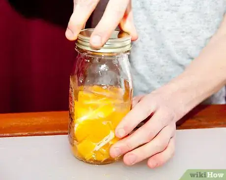 Immagine titolata Make Vodka Infused Oranges Step 7