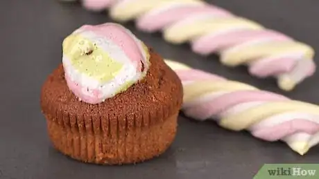 Immagine titolata Decorate Cupcakes Without Icing Step 9