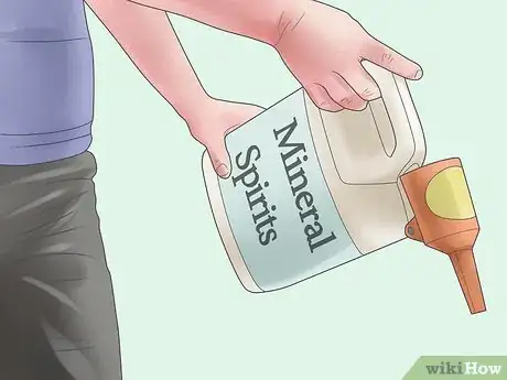 Immagine titolata Dispose of Mineral Spirits Step 9