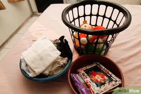 Immagine titolata Clean Your Room in 30 Minutes or Less Step 2