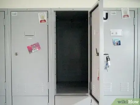 Immagine titolata Personalize Your Locker Step 2