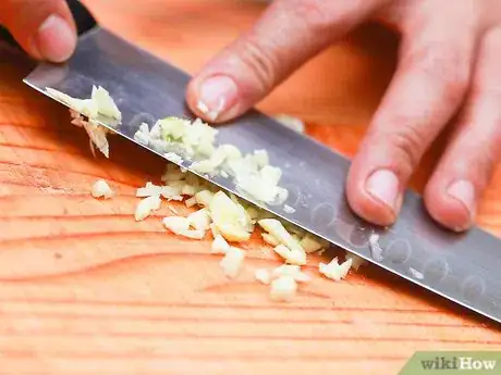 Immagine titolata Eat Raw Garlic Step 6