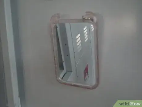 Immagine titolata Personalize Your Locker Step 4